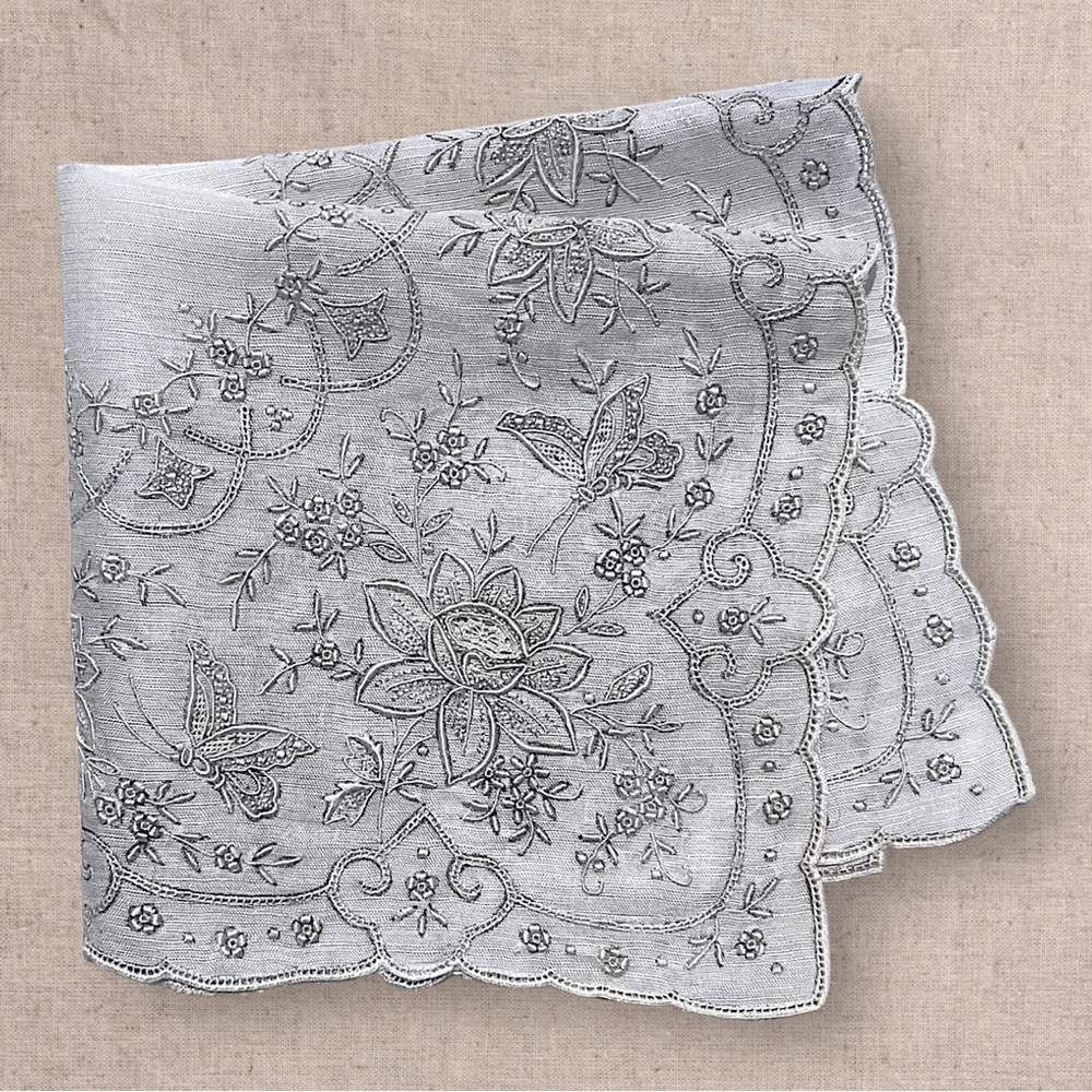 Vintage Embroidered Floral Scalloped Handkerchief - Light Gray